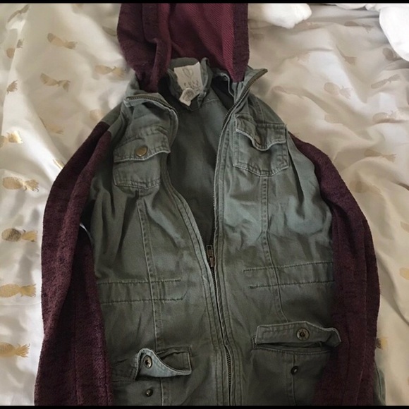 Green jacket with burgundy sleeves and hood. - Picture 1 of 1